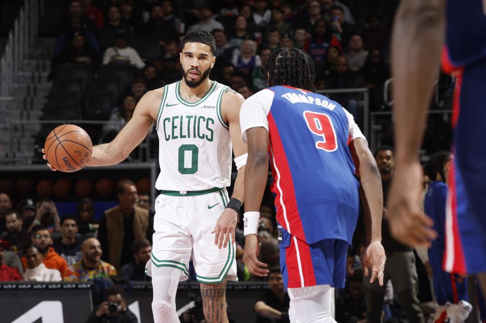 出现在场上 出现在场上